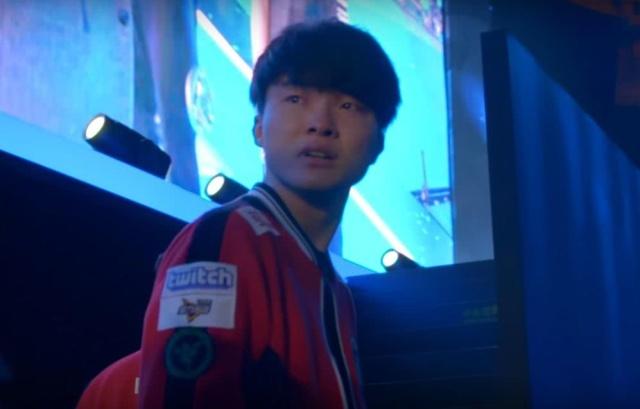 Weibo Gaming 的新赛季阵容：主教练NoFe，助理教练 Fly ，中单 Xiaohu + Tian